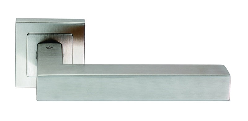 ALVAR LEVER ON SPRUNG PUSH-ON SQUARE ROSE_x005F
- SATIN STAINLESS STEEL - PAIR