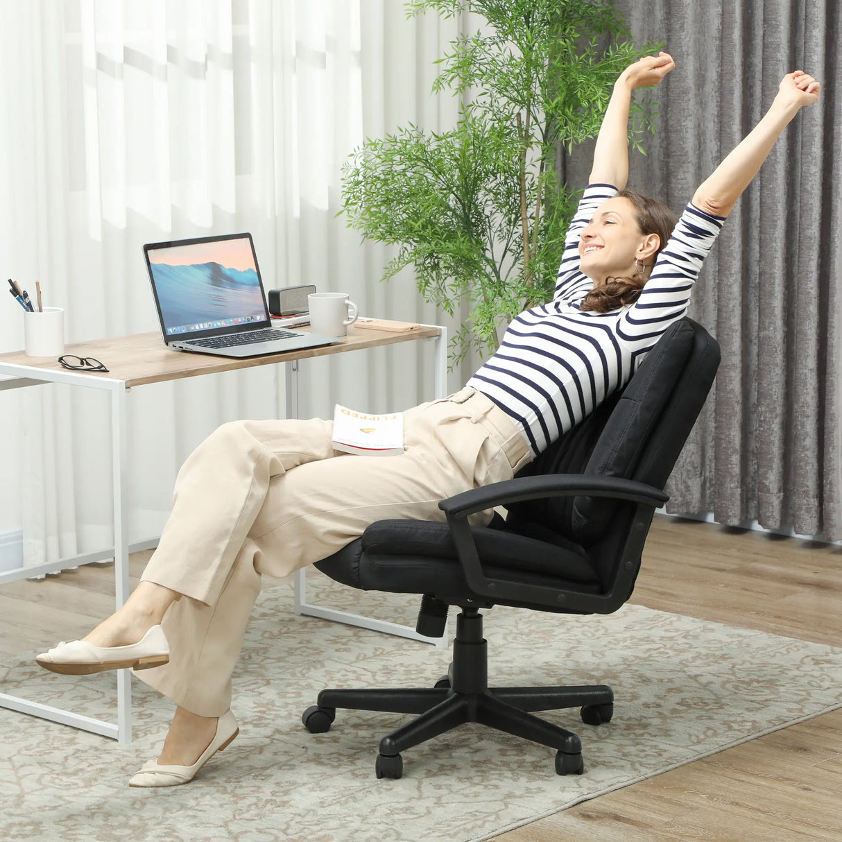 HOMCOM Linen-Look Padded Office Chair - Black