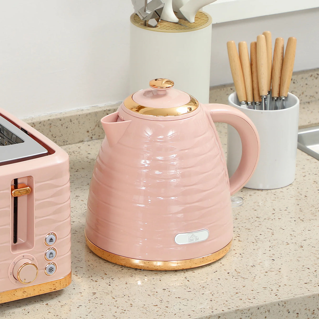 HOMCOM 3000W 1.7L Kettle & 4 Slice Toaster, Kettle and Toaster Set with 7 Browning Controls and Crumb Tray, Light Pink