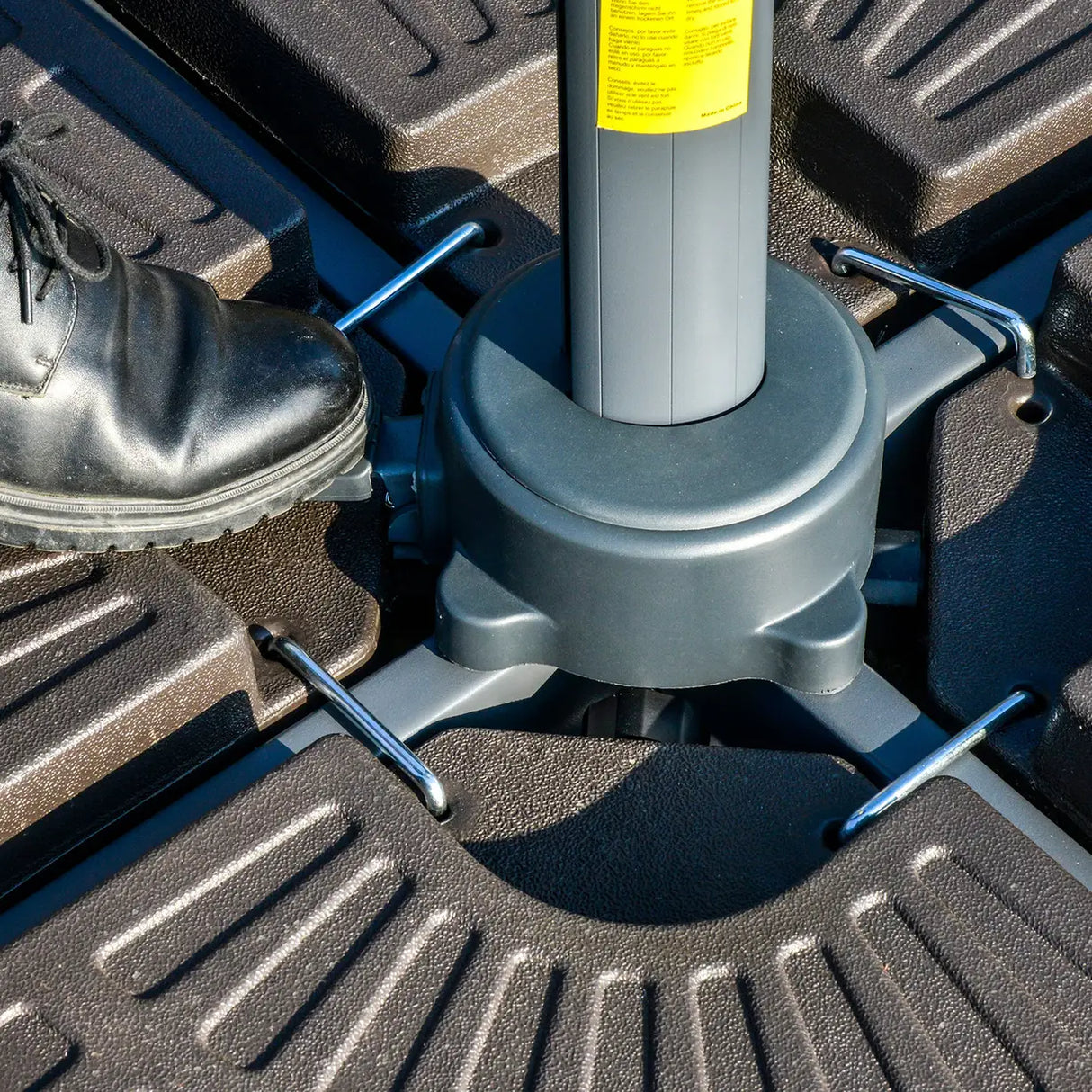 Outsunny 3m Cantilever Parasol w/ Solar Lights Power Bank Base 360 Spin Khaki