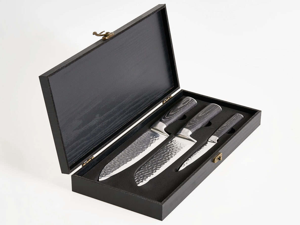 Knife Set Black Damascus Stainless Steel 3 Pieces Hand-Sharpened 62 HRC Hardness with Chef's Knife Modern Design Beliani