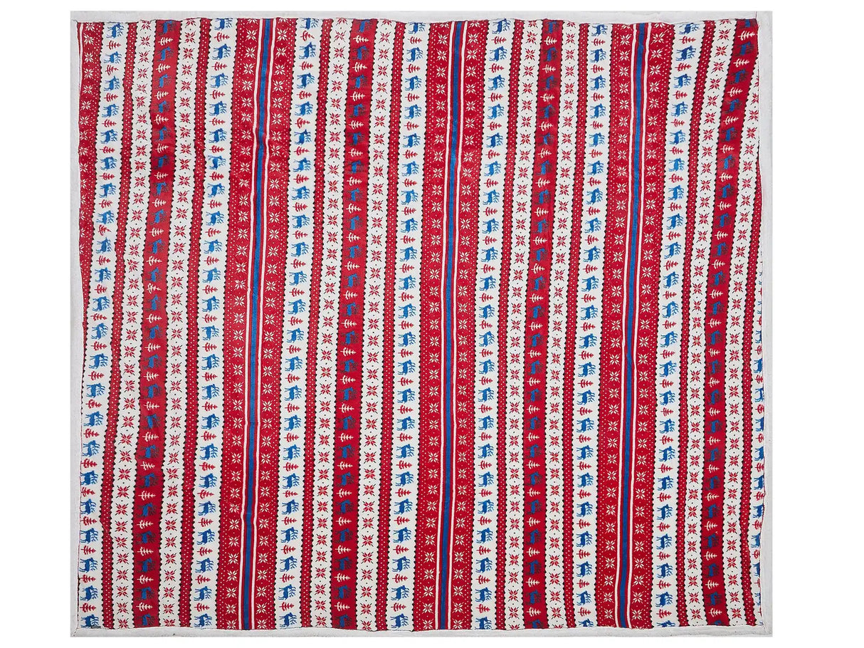 Blanket Throw Red and Blue Flannel 200 x 220 cm Winter Fluffy Classic Winter Seasonal Sweater Pattern Beliani