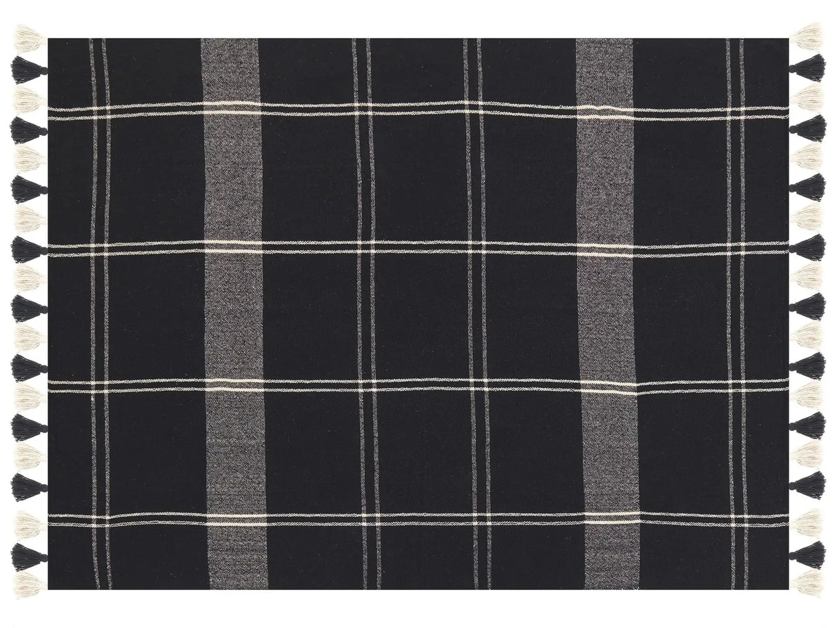 Throw Blanket Black Cotton 130 x 170 cm Chequered Pattern Accessory with Decorative Tassels Handmade Beliani