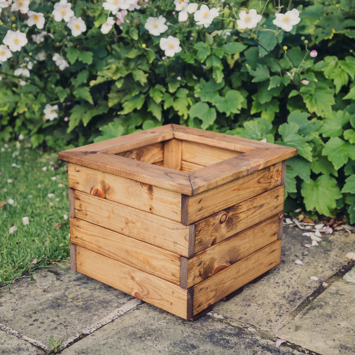 VALLEY SMALL SQUARE PLANTER H32 X W39 X D39