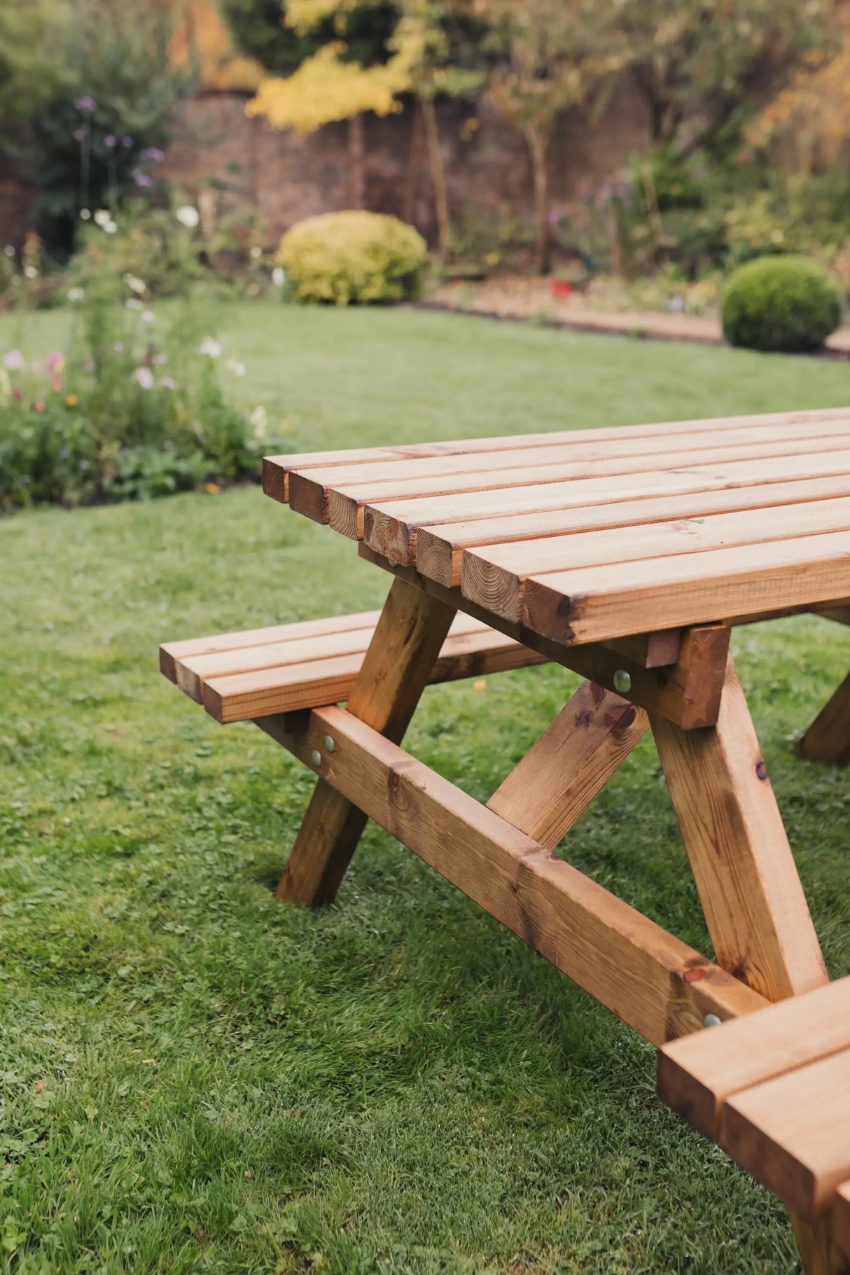 VALLEY DELUXE PICNIC TABLE 180CM LENGTH