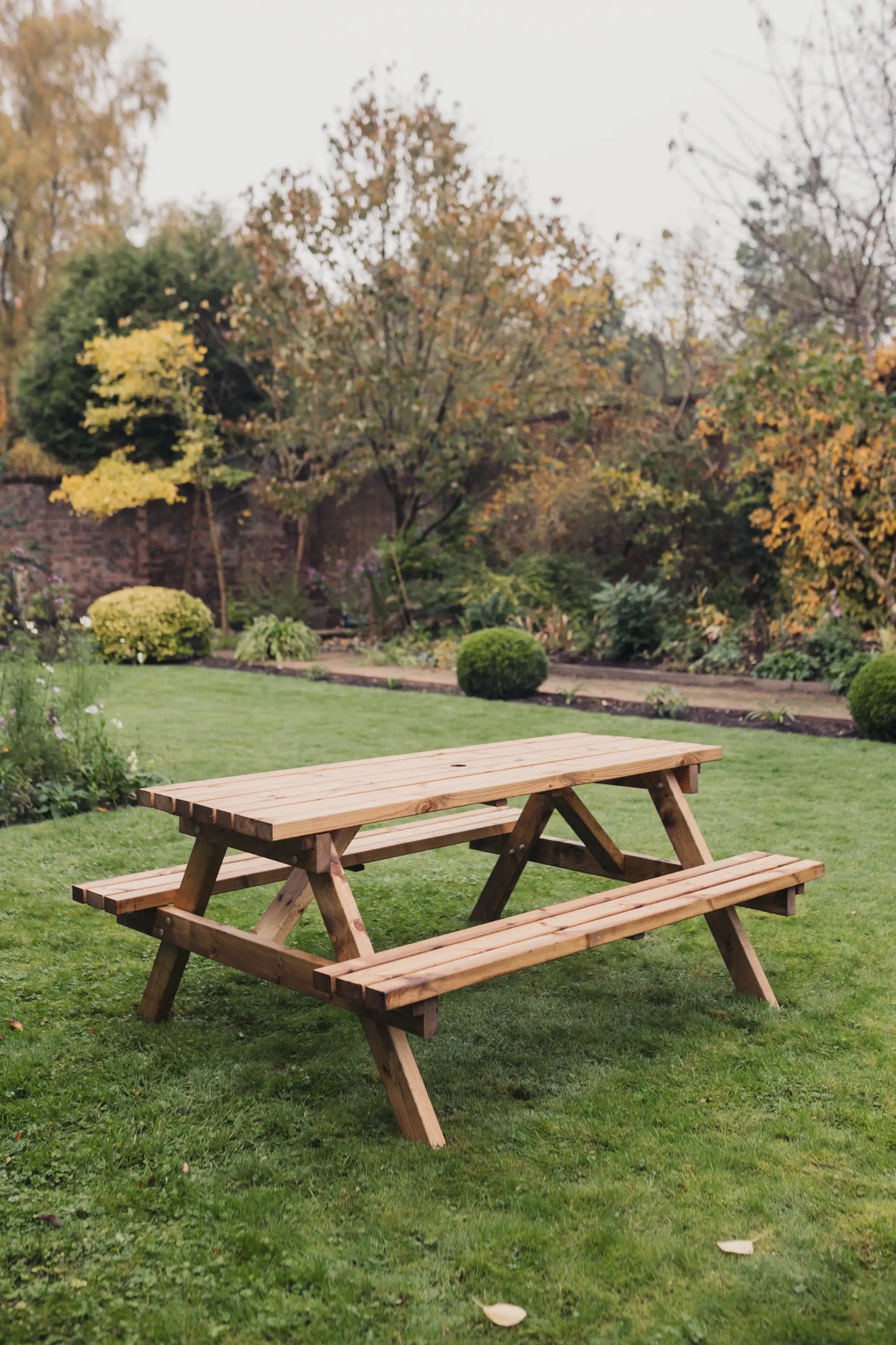 VALLEY DELUXE PICNIC TABLE 180CM LENGTH