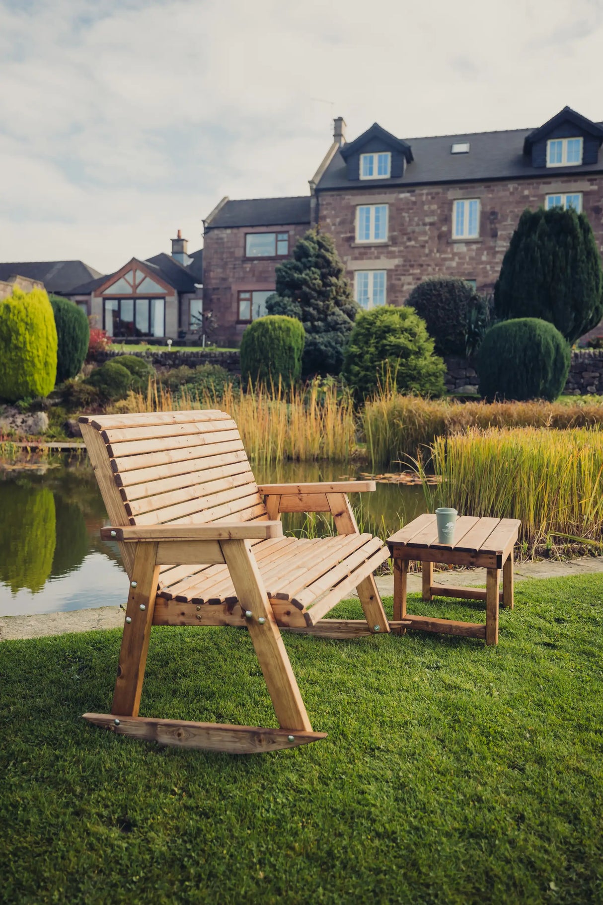 VALLEY ROCKING BENCH