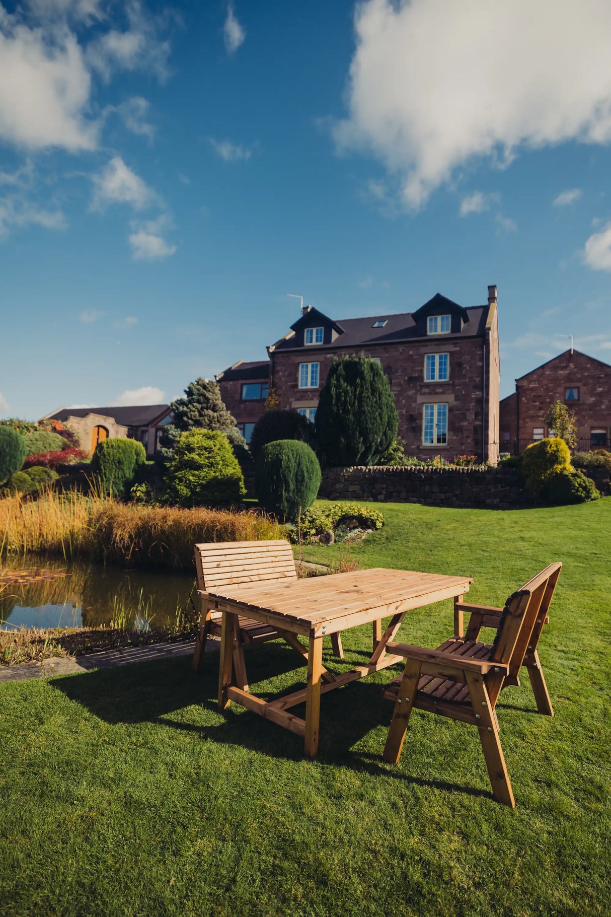 VALLEY 4 SEAT SET 2X2B 99CM TABLE