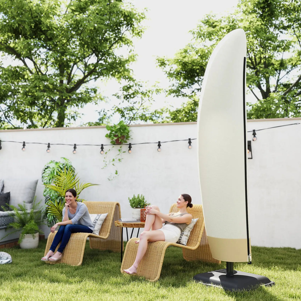 Outsunny Parasol Cover, 600D Oxford Cantilever Umbrella Cover Fit for 2-4m Parasol, Banana Umbrella Protector with Zipper for Outdoor Garden, Patio, White