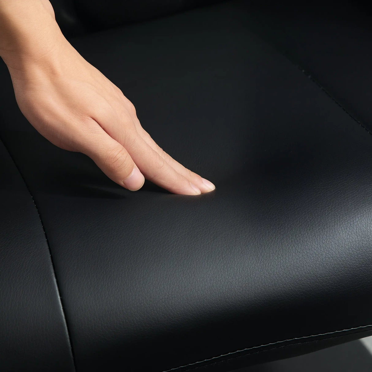 HOMCOM Swivel Recliner Chair with Footstool, PU Leather Recliner Armchair with Adjustable Back and Steel Frame, Reclining Chair Lounge with Flared Armrests for Living Room, Black