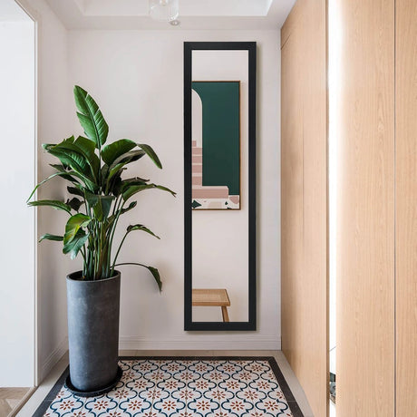 Full-size free-standing mirror 155 x 37 cm