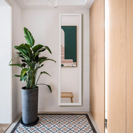 Full-size free-standing mirror 155 x 37 cm