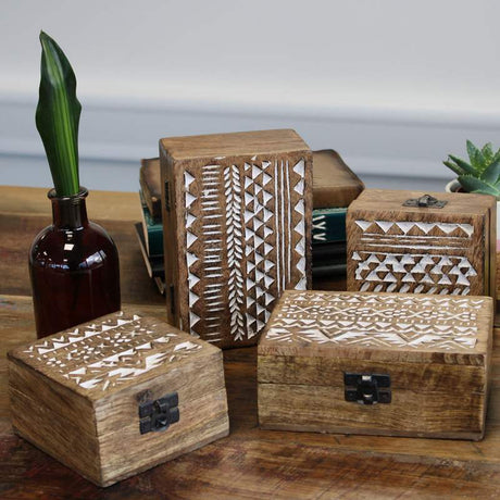 White Washed Wooden Box - 6x4 Aztec Design