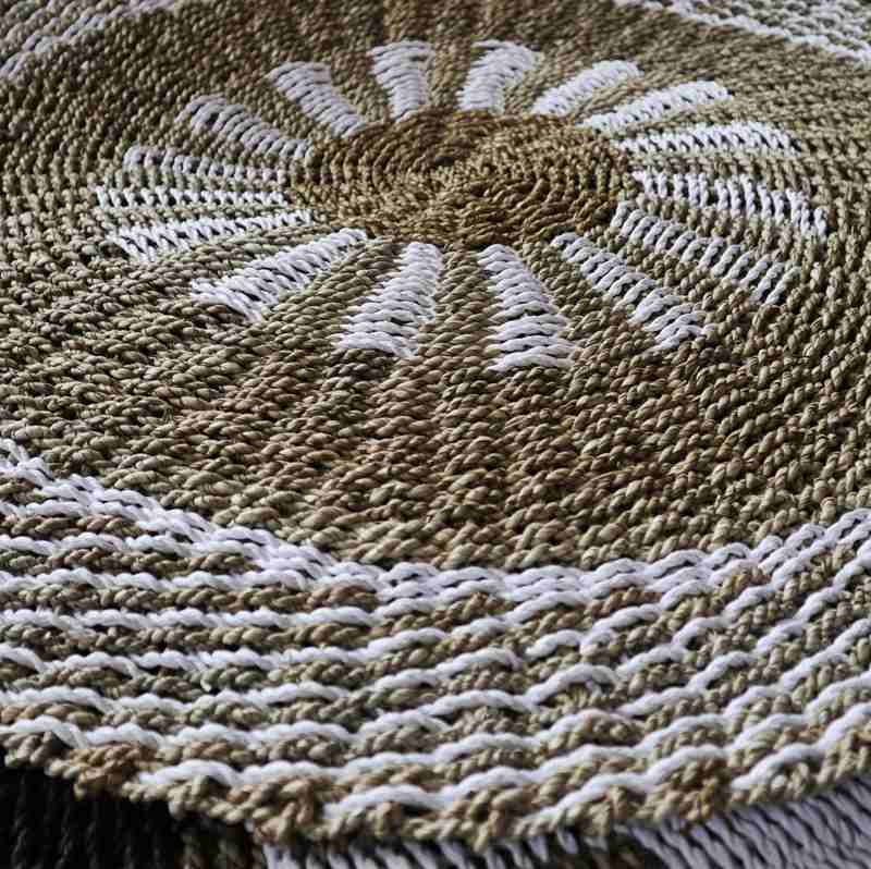 Round Seagrass White & Tan - Inner Sun - 1m