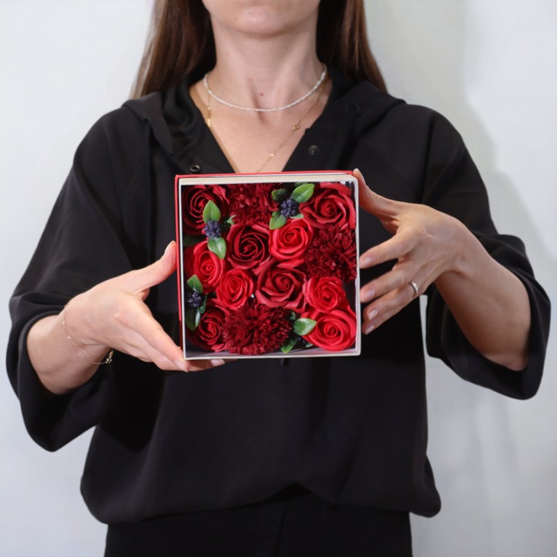 Square Box - Classic Red Roses