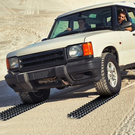 2 Pack Tire Traction Mats with Bag Emergency Traction Aid Black 82 x 21 x 2.8 cm
