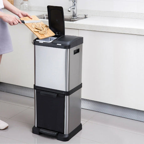 8.5 Gallon Garbage Bin with Pedal and 3 Buckets