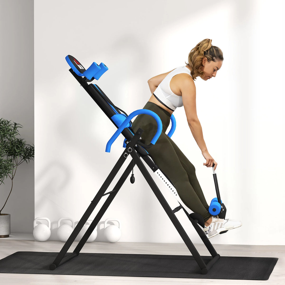 HOMCOM Gravity Inversion Table with Safety Belt Adjustable Hand Stand for Muscle Pain Relief, Blue