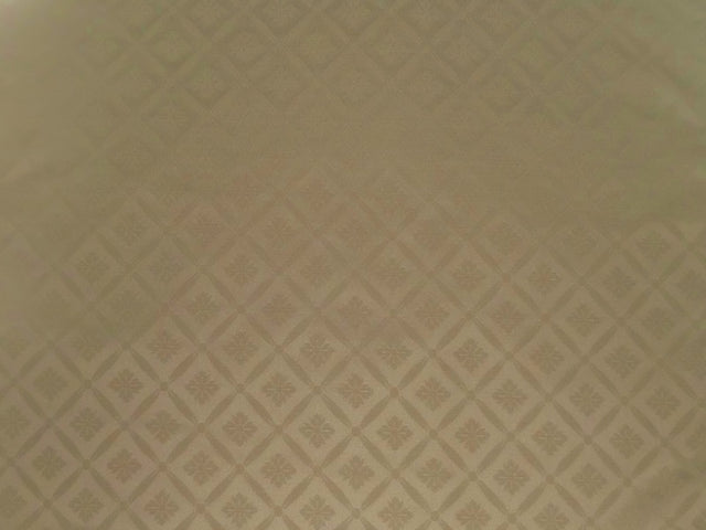 Damask Trellis Pearl / SR14287 (Per Metre)