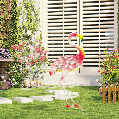 Outsunny Flamingo Garden Statue Ornament, Metal Bird Art Outdoor Statue, Standing Garden Sculpture Gift with Ground Stakes for Pond Landscape Decoration, Pink