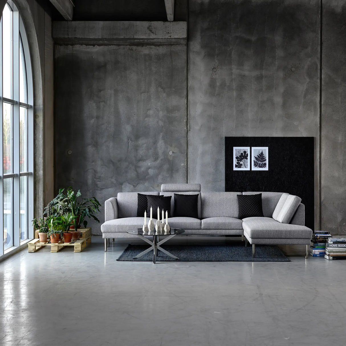 Heaven Round Coffee Table with Glass Top and Chrome Legs