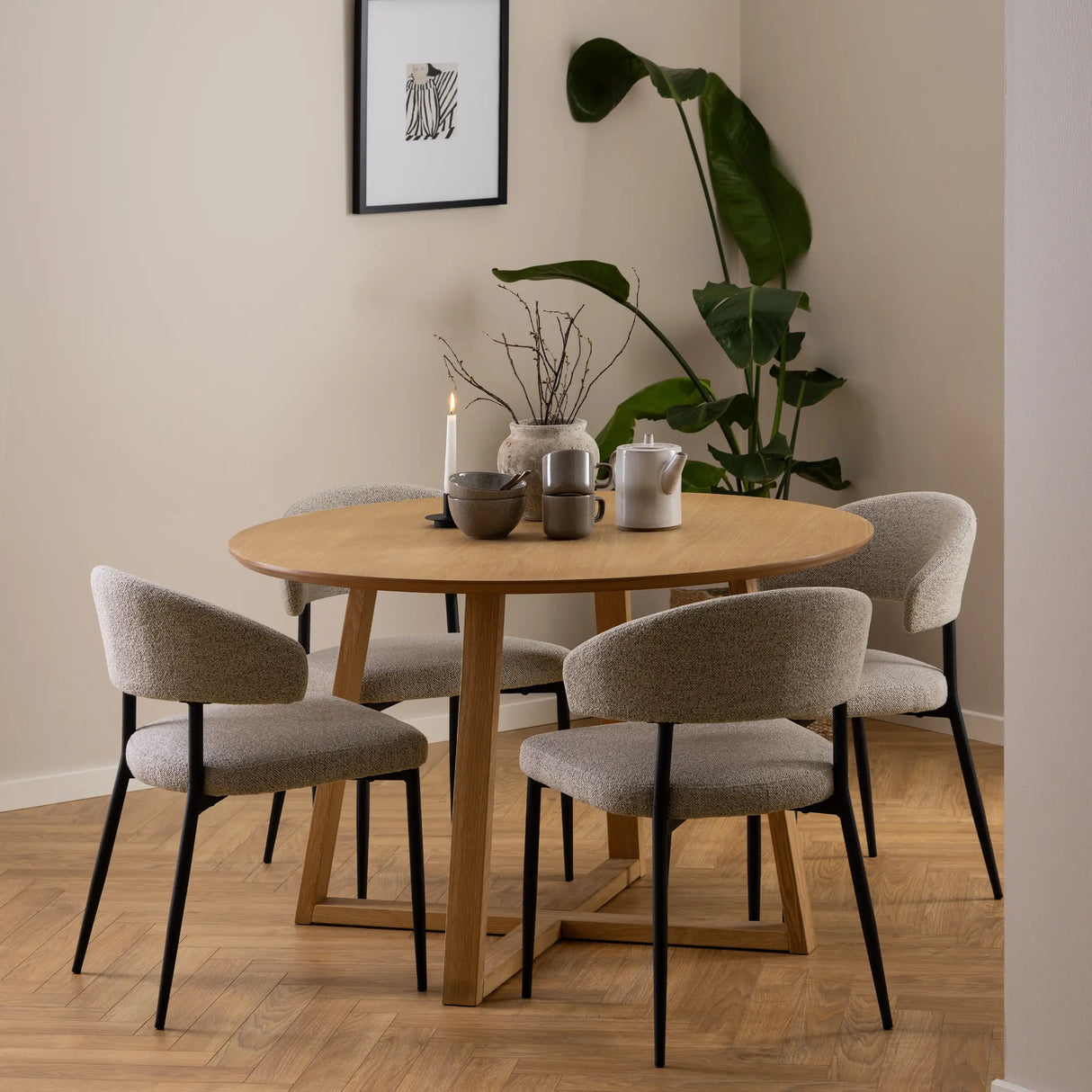 Malika Round Dining Table in Oak 120x75cm