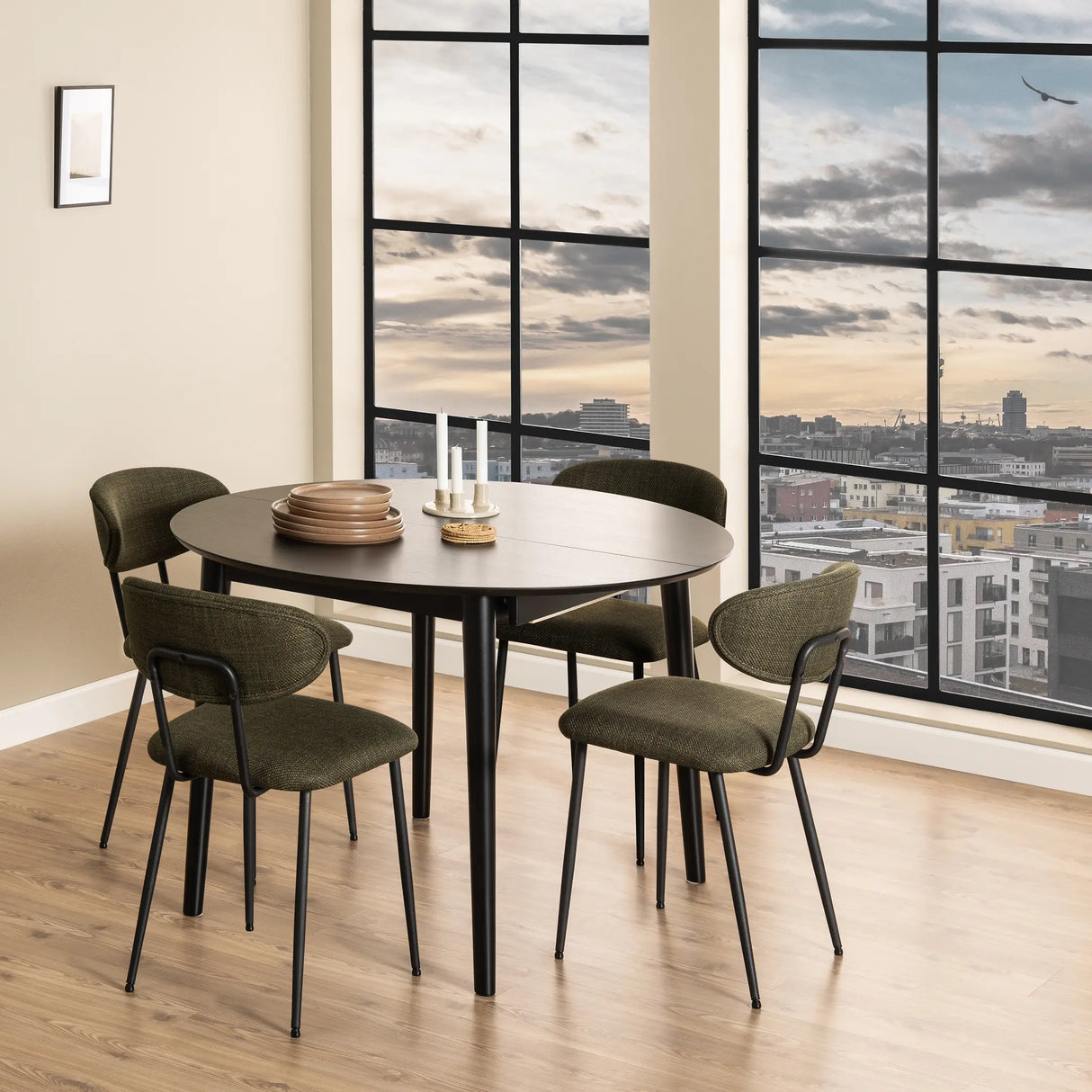 Montreux Round Extending Dining Table in Black 115-154cm