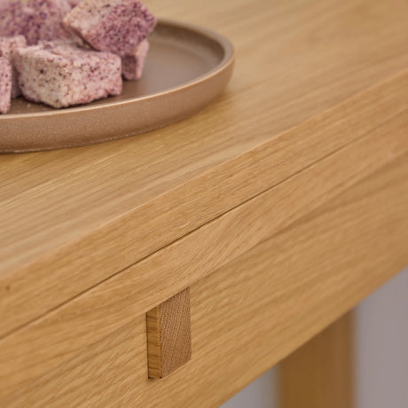 Southampton Extendable Rectangular dining table in Matt Oak 45-90cm