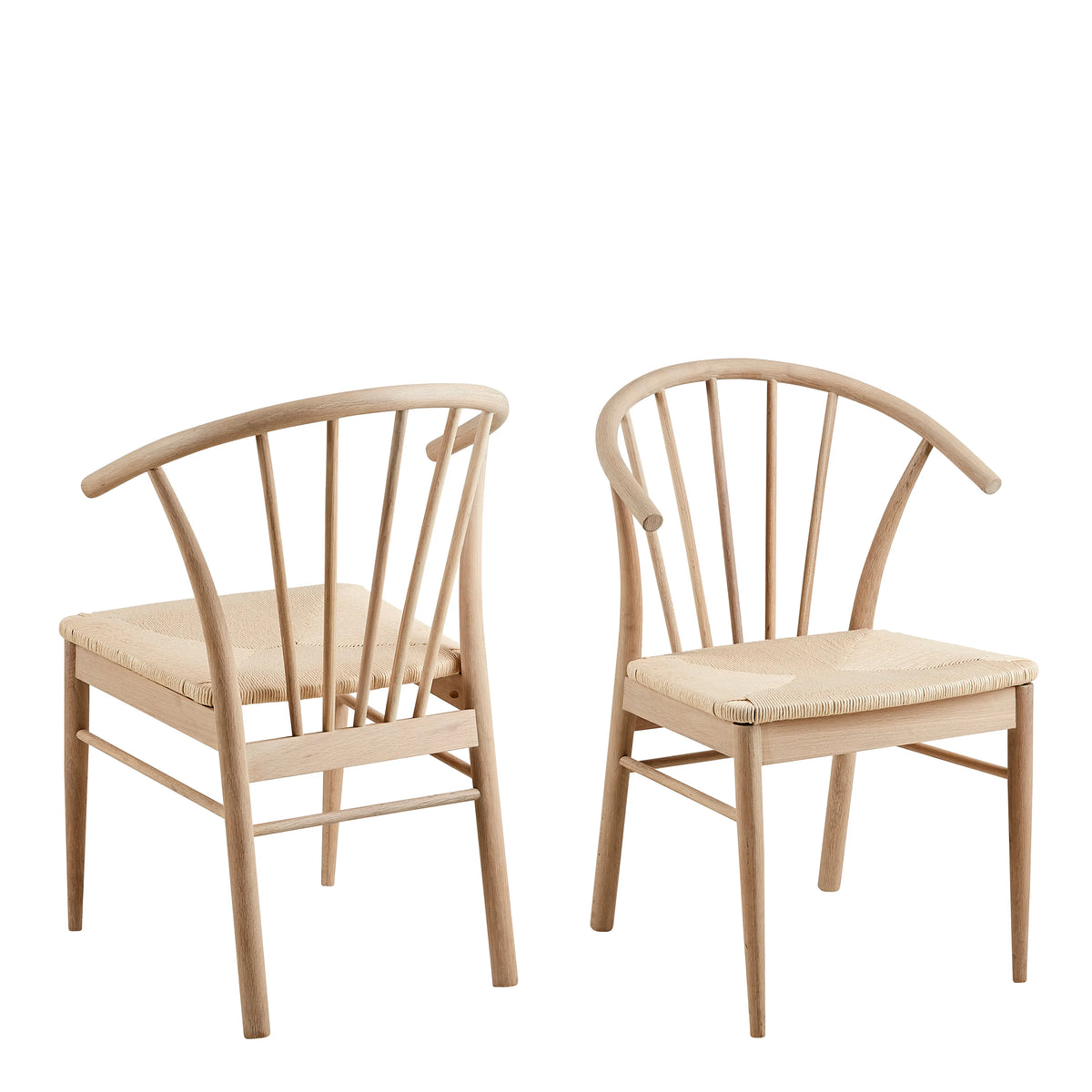 I_Duncan Round Dining Table in White Oak includes 4 Cassandra Dining Chair includes Armrest in White Oak