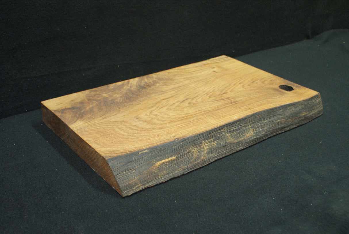 Oak Serving Board 460 L x 280 - 265 W x 40 D (mm)      (025)