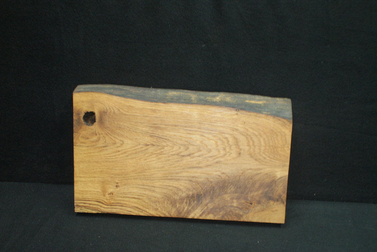 Oak Serving Board 460 L x 280 - 265 W x 40 D (mm)      (025)