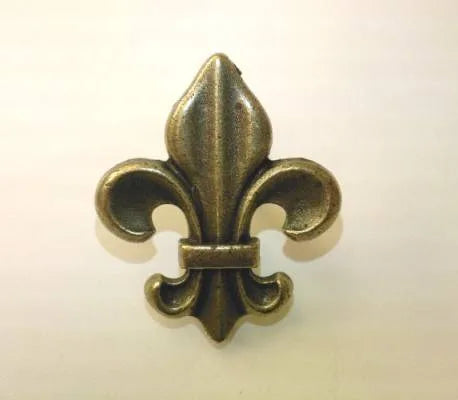 43mm x 36mm Fleur De Lis Brass Oxford Decorative Upholstery Nail