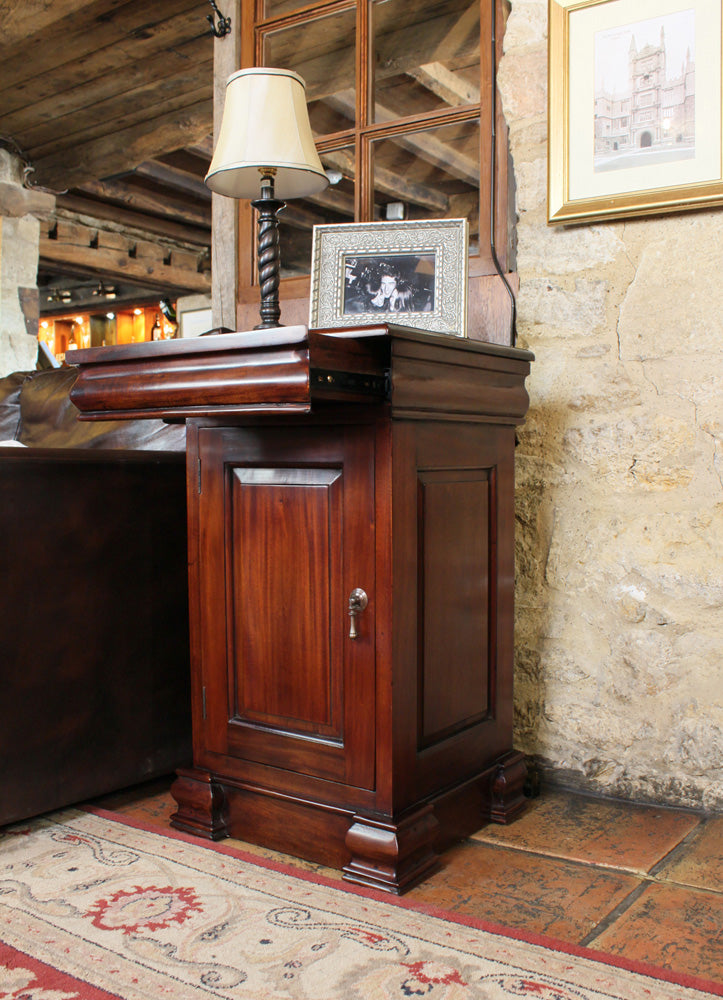 La Roque Lamp Table / Pot Cupboard