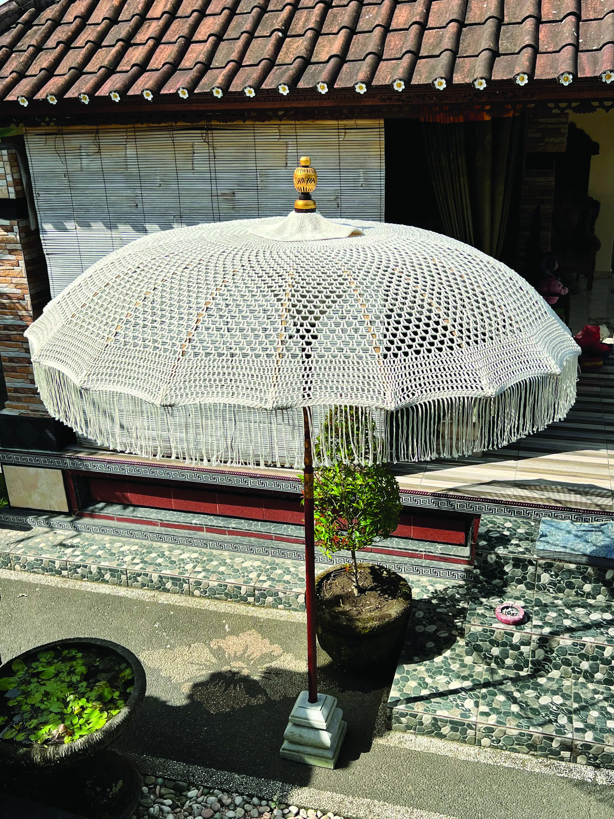 Bali Sun Parasol White Macrame 2m (With Screw Pole Fitting)