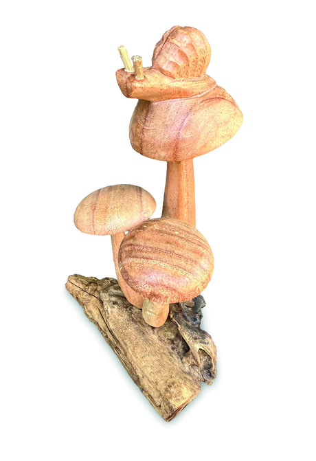 SNAIL ON MUSHROOM 17 CM