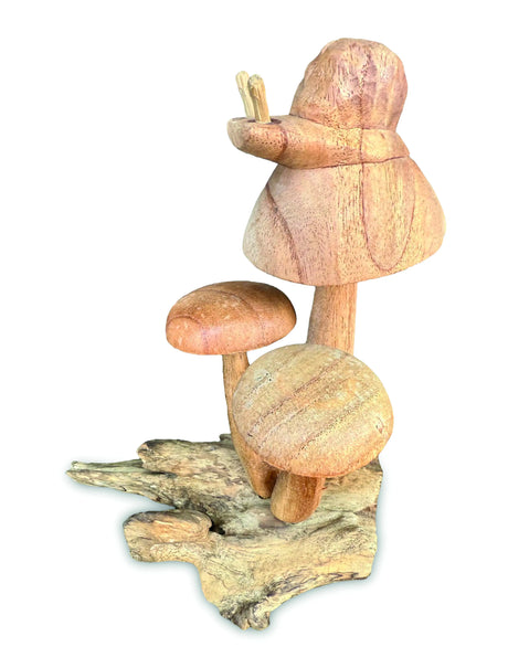 SNAIL ON MUSHROOM 17 CM