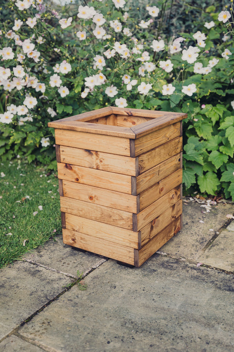 VALLEY TALL SQUARE PLANTER   H52 X W39 X D39