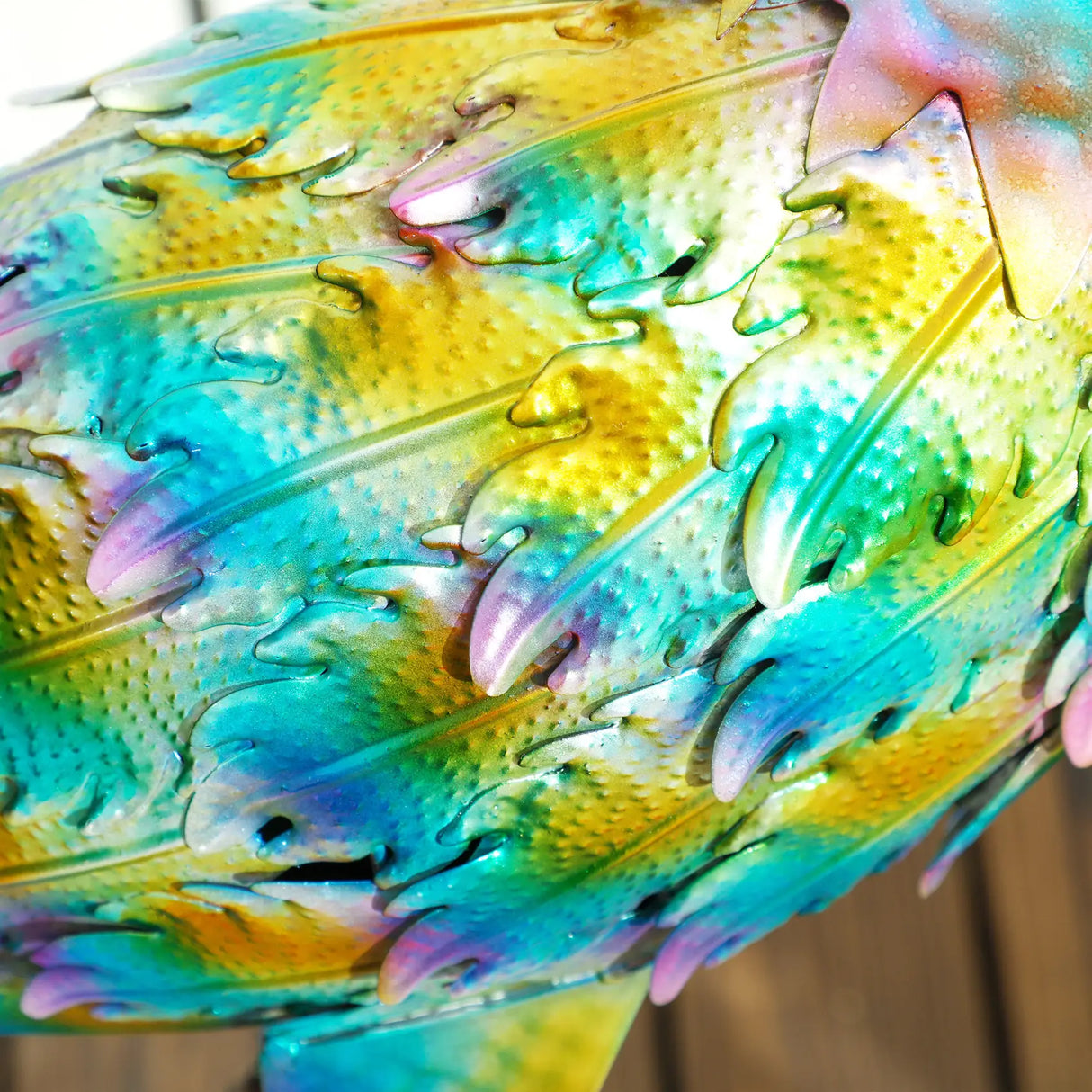 Outsunny Peacock Garden Statue, Standing Garden Ornament, Metal Garden Gift with Stakes for Patio Pond Landscape Decoration, Multi-Colour