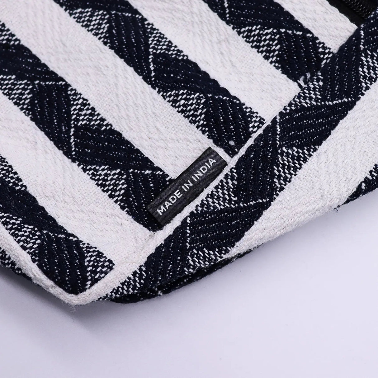 Nomad Sari Jacquard Natural Wander Muse Bags - Atlas Nomad