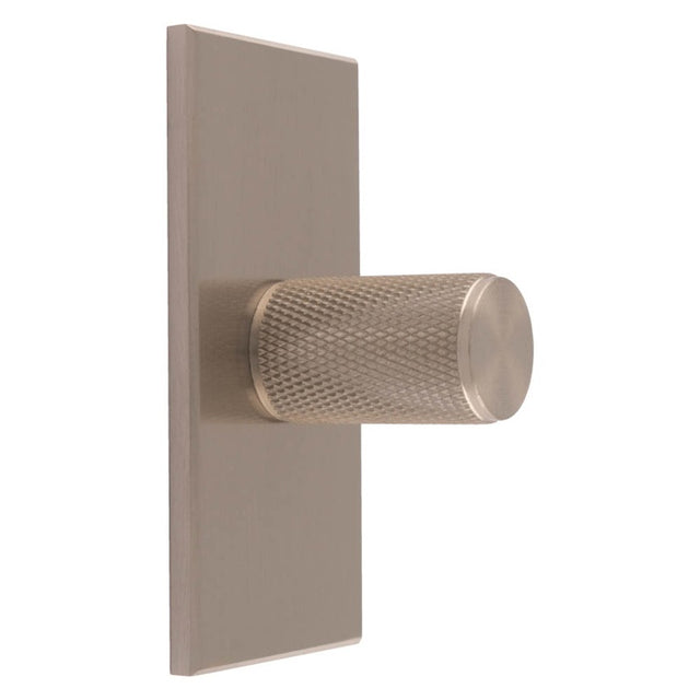 KNURLED KNOB ON RECTANGULAR BACKPLATE - SATIN NICKEL - SET