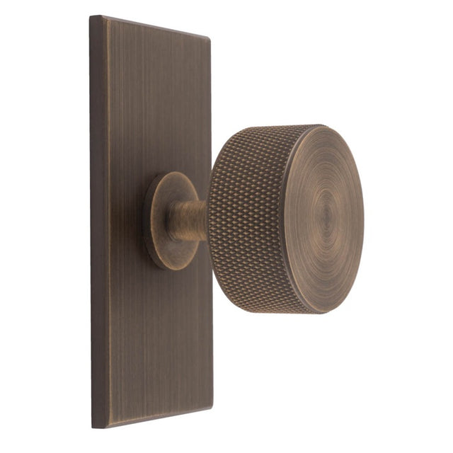 KNURLED KNOB ON RECTANGULAR BACKPLATE - ANTIQUE BRASS - SET