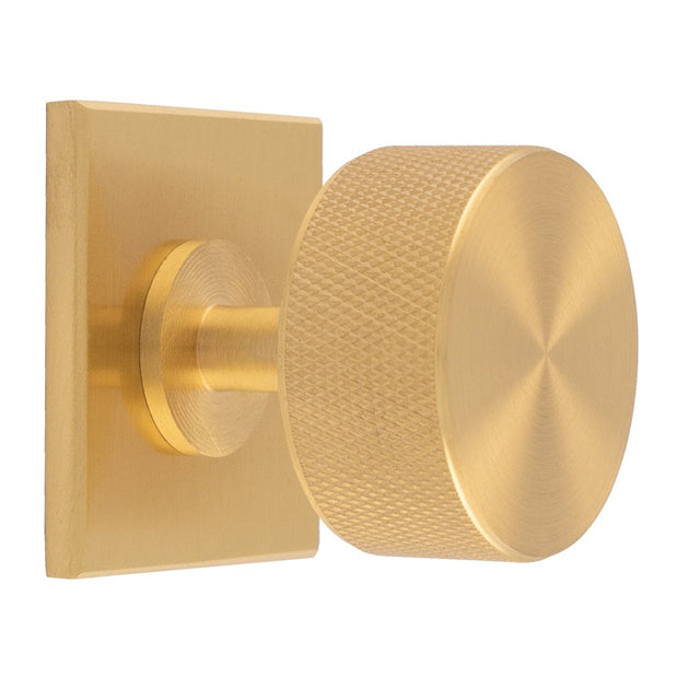 KNURLED RADIO KNOB ON SQUARE BACKPLATE - SATIN BRASS - SET