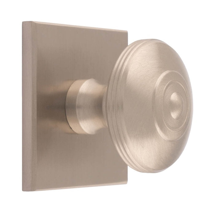 32MM ANDERSON KNOB ON SQUARE BACKPLATE - SATIN NICKEL - SET