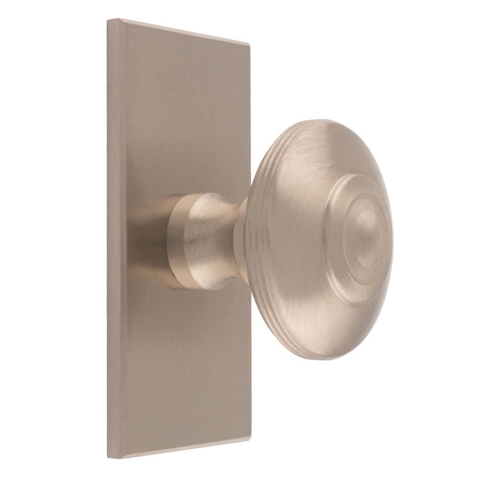 42MM ANDERSON KNOB ON SQUARE BACKPLATE - SATIN NICKEL - SET