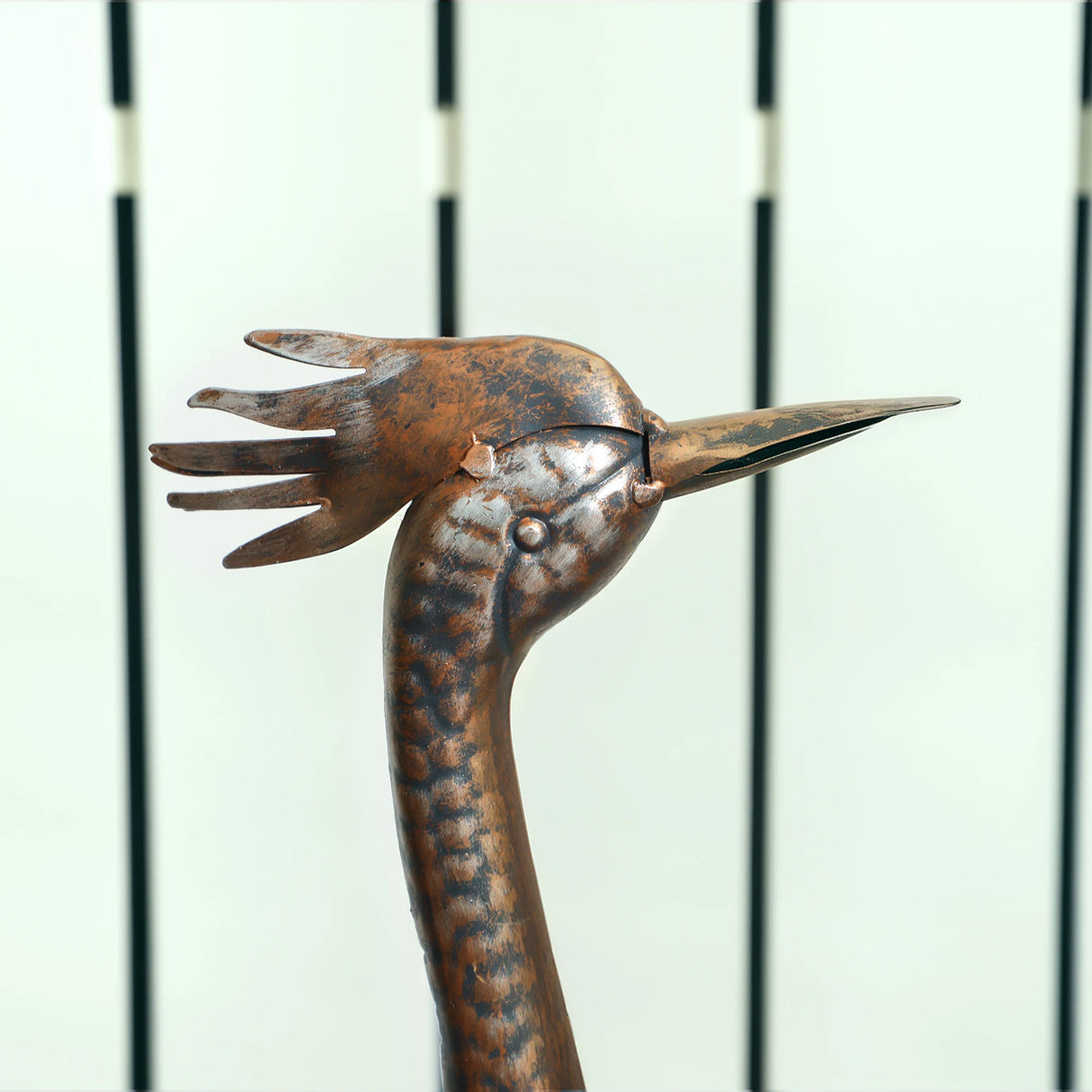 Outsunny Heron Garden Statue, Standing Garden Ornament, Metal Garden Gift with Stakes for Patio Pond Landscape Decoration, Silver Tone