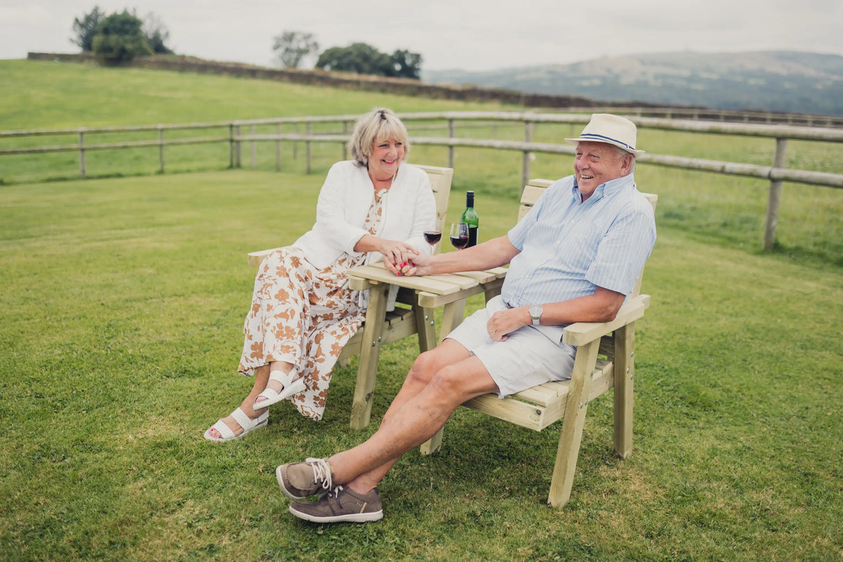 CLOVER LOVE SEATS WITH STRAIGHT TRAY