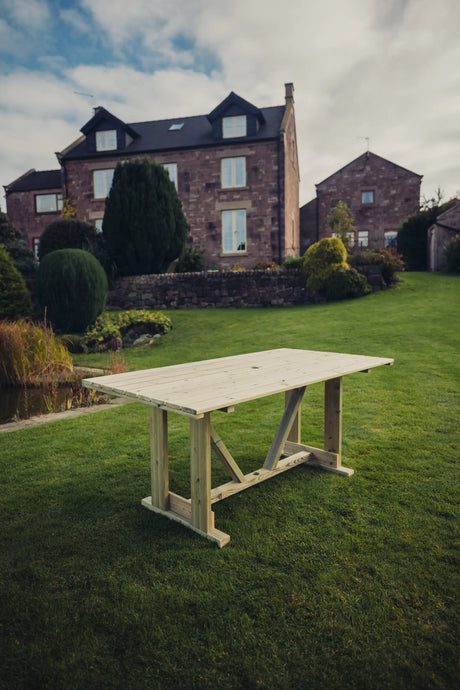 CLOVER TABLE