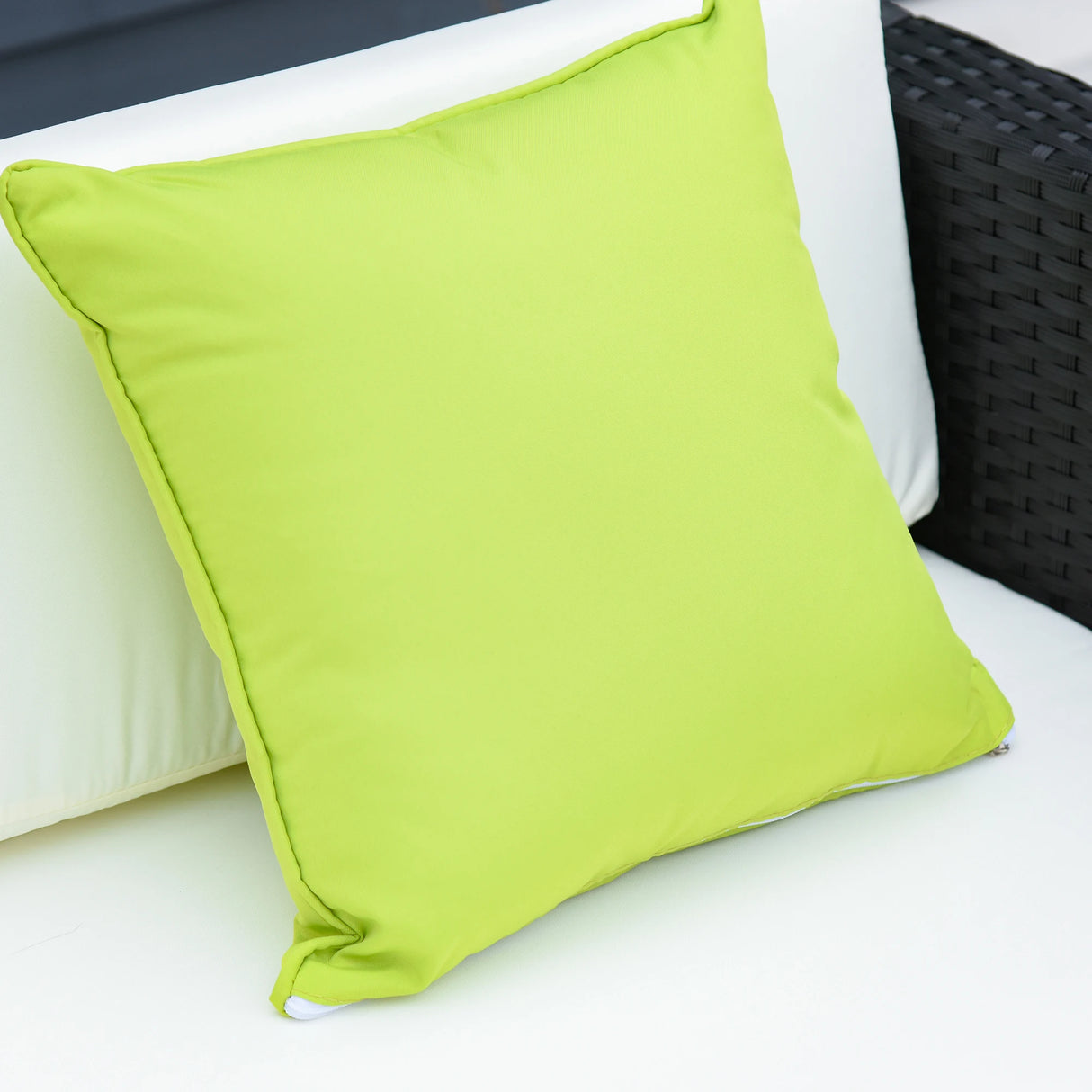 Outsunny White Rattan Garden Furniture 4-Seater Outdoor Sofa Set with Coffee Table - White