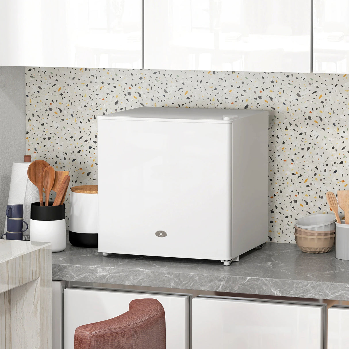 HOMCOM 35L Mini Freezer, -24 to -14 Temperature - White