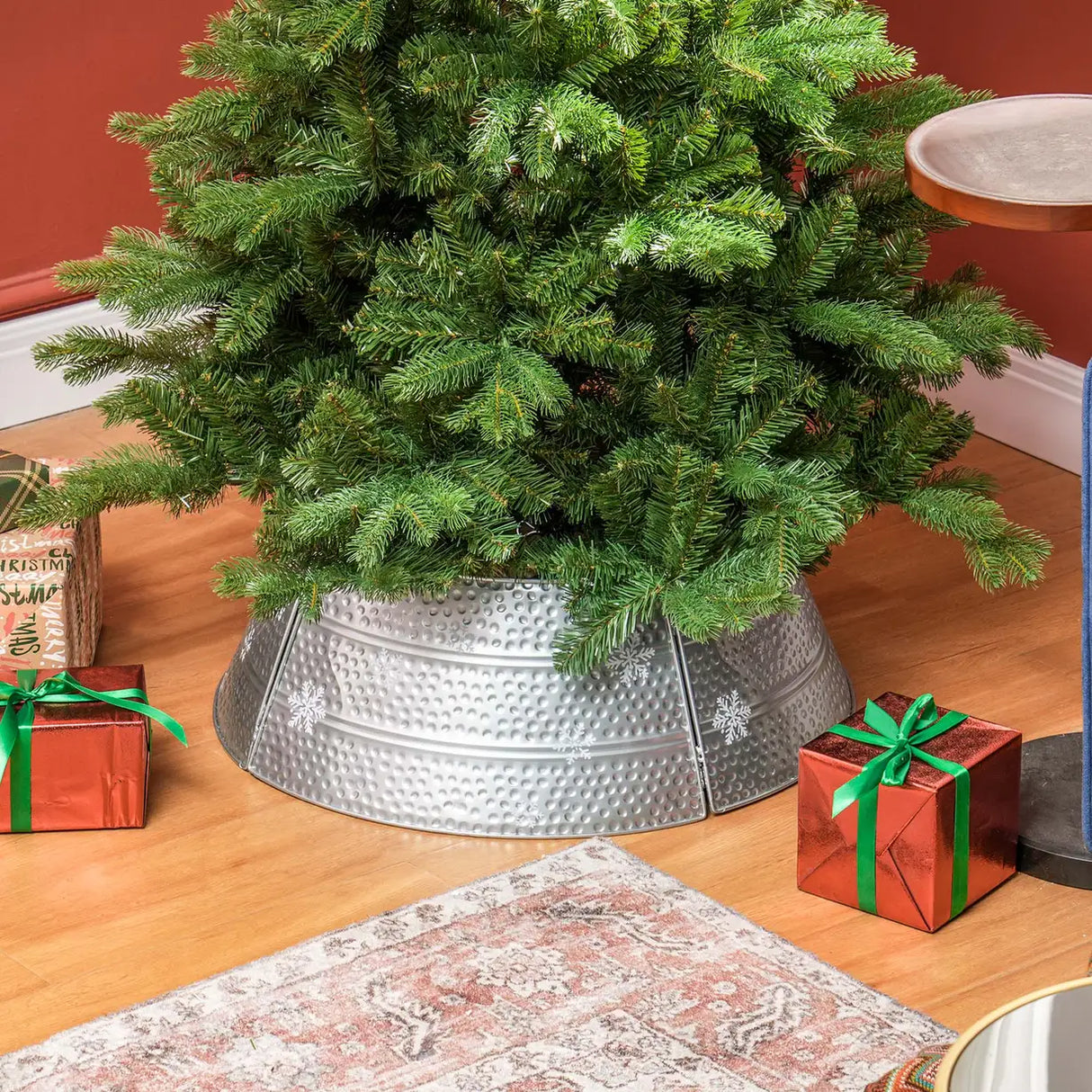 HOMCOM 66cm Hammered Steel Christmas Tree Base Collar